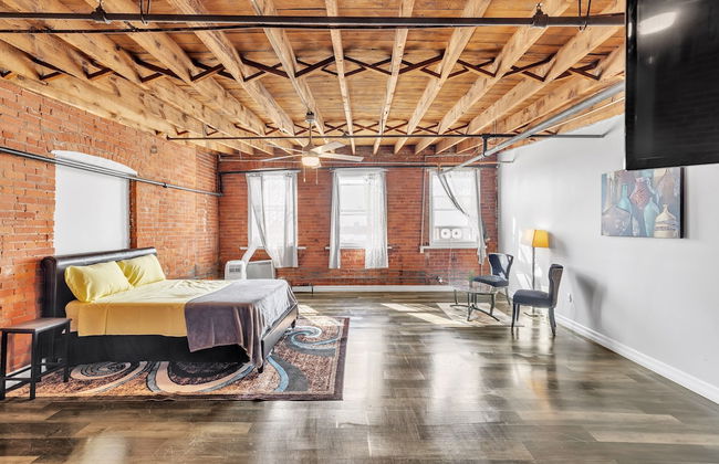 Stylish Chic Retreat At Lafayette Lofts 1 Bedroom Apts by RedAwning - Foto 1