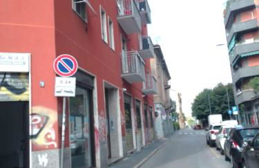 Central Milano 2-Room Apartment with Balcony - Photo 9