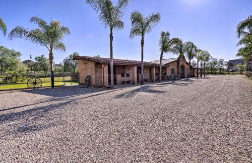 Equestrian Estate with Horse Stables and Pool! - Foto 28