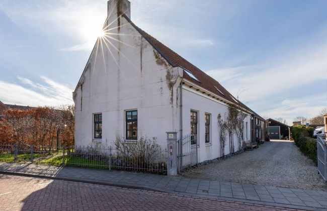 Welcoming Holiday Home With Garden - Photo 26