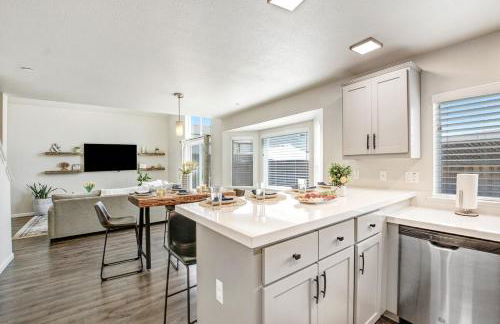 Game Night Meets Wine Country Elegance - Foto 15