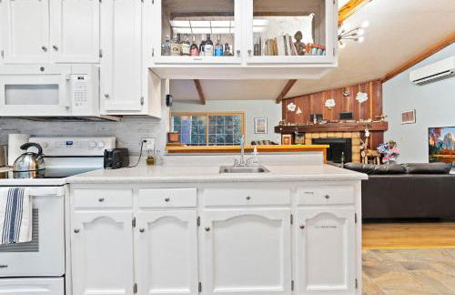 HotTub PingPong Arcade Billiard Pets AC Piano BBQ Art - by SharpCat - Photo 20