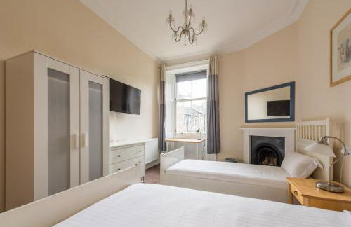 3 bed overlooking meadows park - Foto 33