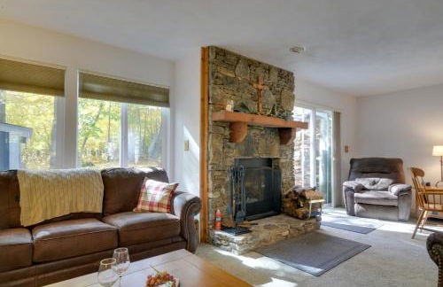 Charming Hidden Valley Resort Home Walk to Slopes - Foto 6