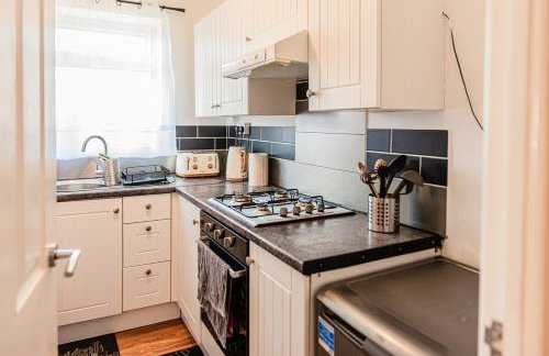 2 Bedroom Apartment Denton, suitable for professionals needing a peaceful work environment - Foto 10