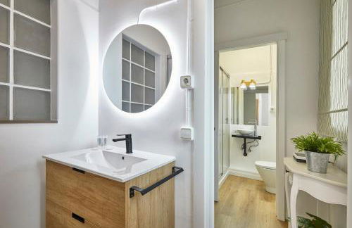 BBarcelona Sagrada Familia Garden Apartment - Photo 19