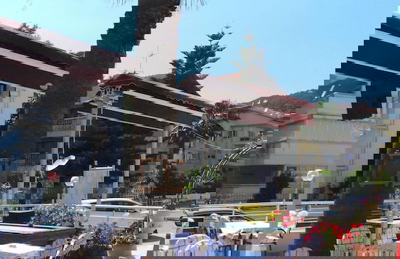 Family Apart - Photo 35