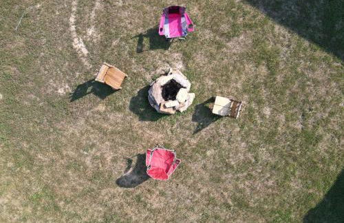 Mountain Meltdown - Pet Friendly, Grill, Wifi, Fire Pit, EV Station -Shared Space - Grill, Fire Pit, Covered Porch, Fountain Pond - Foto 23