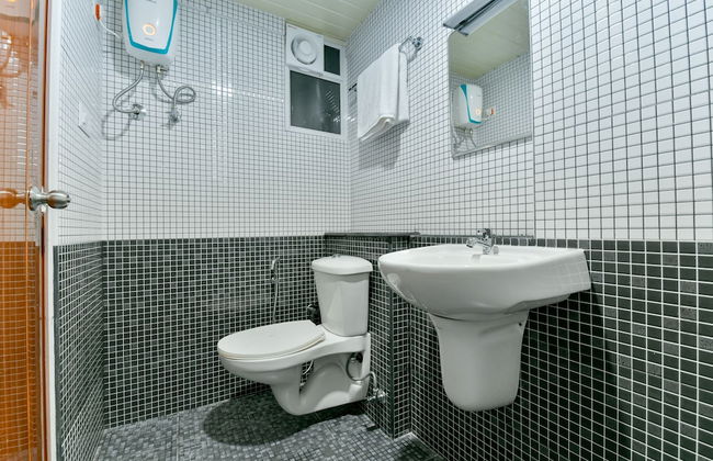 OYO 16140 Home Exotic 1BHK Kakkanad - Foto 16