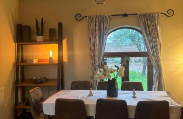 Courtyard House- Luxury Holiday House with floodlit Tennis court - Foto 15