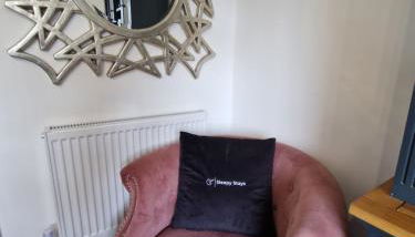 Modern & Spacious 5 Bedroom Bungalow with Parking Near Brecon Beacons & Bike Park Wales - Foto 2