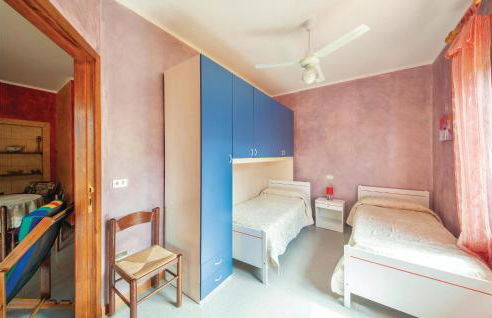 Stunning Apartment In Porto Alabe - Foto 13