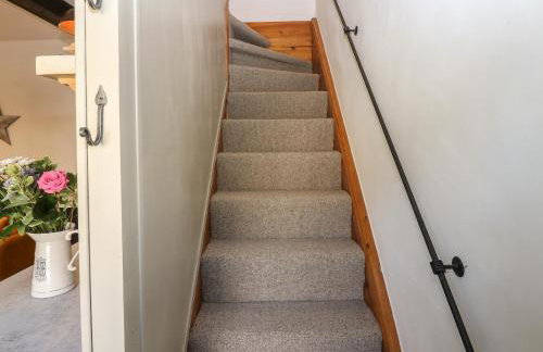 Teal Cottage - Photo 3