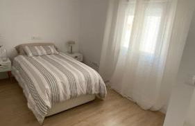 Centrally located and modern apartment - Photo 17