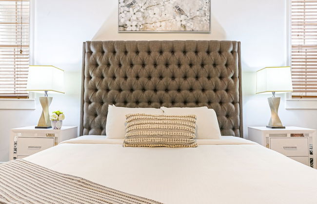 Modern 3BR Condo With Pool - Foto 15