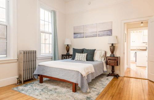 Local Landmark - Gorgeous Historic Home - Foto 22