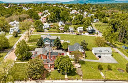 Peaceful Easy Feelings - King Sized Bed - Sleeps 2 - Photo 4