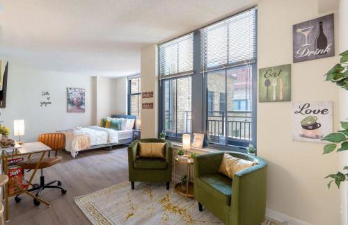Luxury Stay-Free Parking-Amazon HQ-Nearby DC-Wifi-Pool-Gym - Photo 12