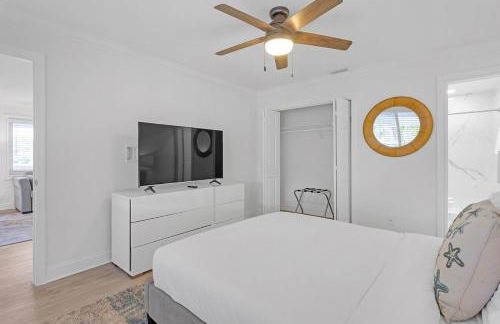 Waterfront 2BR Escape - Pool, Gym & Balcony with Intracoastal Views - Foto 15