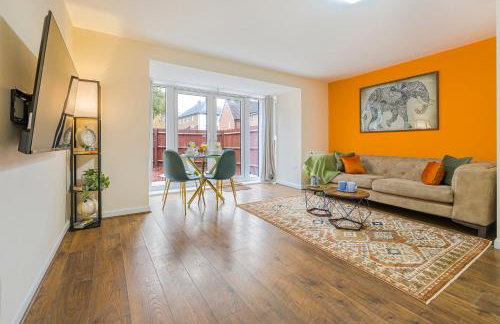 Casa Lana - Spacious and Stylish 4-Bed Home Near Gatwick with Free Parking - Foto 16