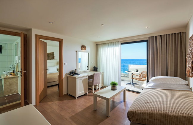 Mila Sissi Bay Hotel - Photo 31