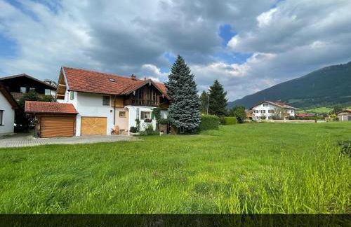 Gemütliche Alpenwohnung mit Balkon & Bergblick nahe Neuschwanstein ideal für Familien & Gruppen für gemeinsame Momente - Foto 12