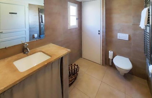 Awesome Home In Saint-Laurent-De-La-Ca - Foto 25