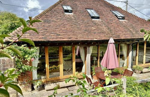 The Old Tractor Shed by inspirestays-com - Foto 38