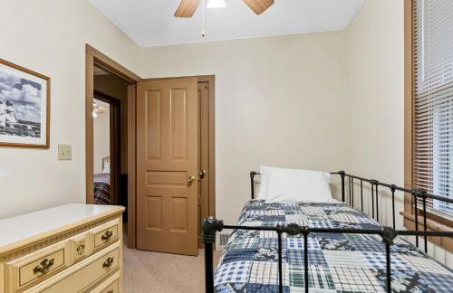 The Bott Cott: Cozy 3-Bedroom Retreat in Grand Haven - Foto 5