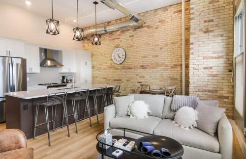 Golden Lofts Unit 2 Downtown Traverse City 1bd 1ba - Foto 1