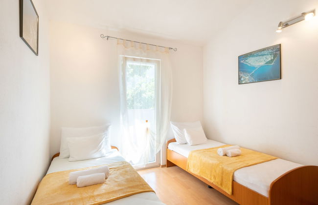 Spacious Prgomet Retreat With Private Pool, Fitness Centre, and Garden - Foto 24