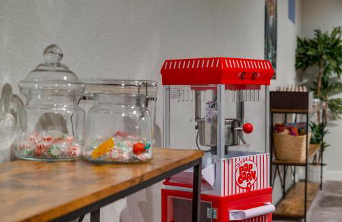 Mid Summer Night's Dream w Hot Tub Theater Game Room - Foto 28