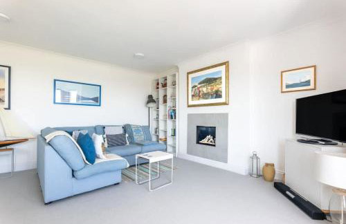 Rooftop Hideaway -Central Coastal Flat - Sea Views - Photo 9