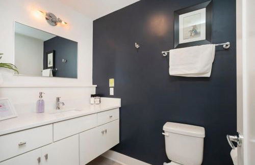 1 5 Miles to Broadway Rooftop Deck w City Views - Foto 9