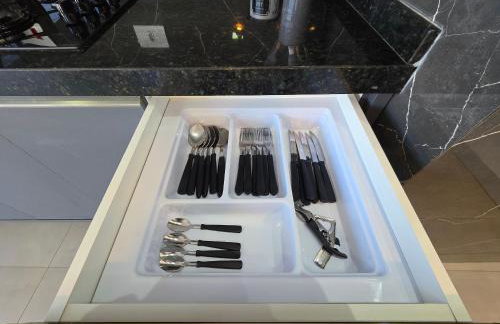 Casa novíssima com piscina ao lado do Centro - Foto 33