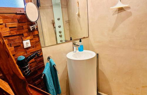 Private apartment with stunning ocean views and sunset. - Photo 34