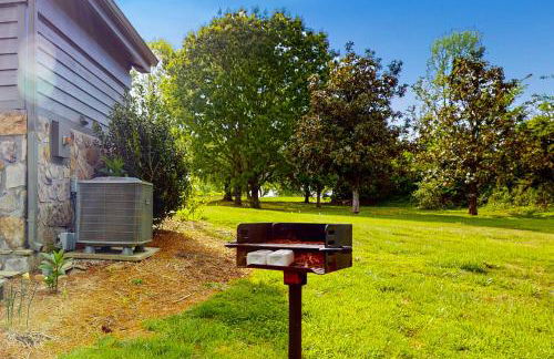 Relaxing Studio Sleeps 4 Near Golf & Douglas Lake - Foto 16