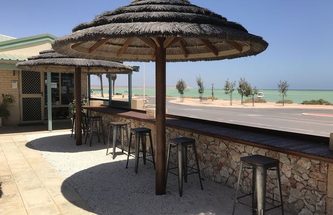 Shark Bay Seafront Apartments - Photo 51