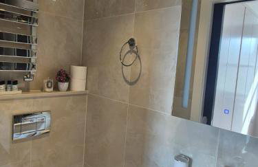 Stylish Three Bedroom Ensuite Duplex Apartment in West Hampstead - Foto 9