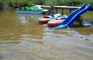 Słońce i Woda - 2 domki nad brzegiem jeziora Śniardwy z własnym pomostem, zejściem do wody i przecudnym widokiem na jezioro - Foto 38