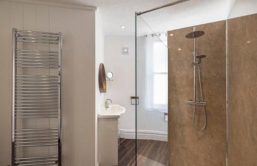 Cosy Cottage for Couples, Parking, 3 Min 2 Beach - Foto 11