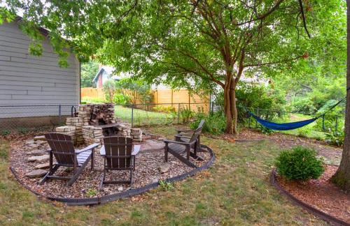 Near Drake/Downtown packed w/Amenities - Hot Tub - Movie Theater - Photo 3