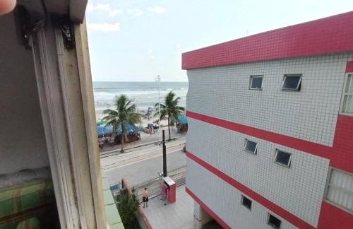 Apartamento pé na Areia com Garagem no Centro - Foto 14
