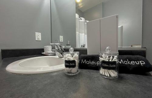 West Loop - City Views With In & Out Parking 2 - Photo 55