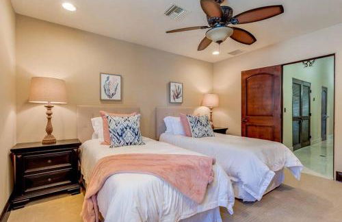 Estate Resort Style Oasis 6BDRM, 5.5 Bath Heated Pool with Misters - Foto 33