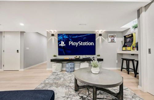 Modern 5BR, Kid-Friendly Home In Poconos with Pool Table - Foto 59