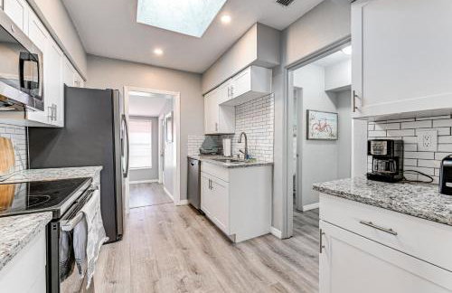 3 Mi to Venice Beach Pet-Friendly Home with Yard - Foto 9