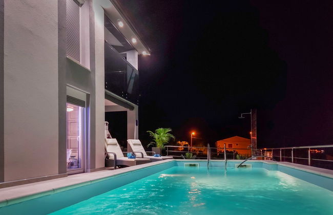 Emili & Elias - Photo 3