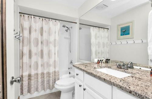 Luxurious Golf Retreat Villa in PGA National! - Photo 20