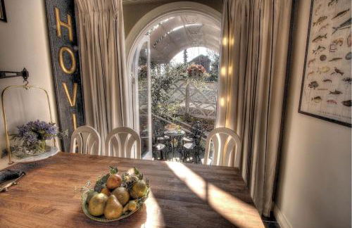 Beautiful period cottage, exceptional riverside location in the heart of Chester - Photo 22